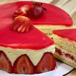 VOICI COMMENT FAIRE UN FRAISIER🍰 Recette facile de gâteau aux fraises🍓 Deli Cuisine